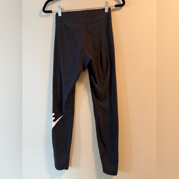 Nike Women's Black and White Logo Leggings Size Small - Picture 4 of 8